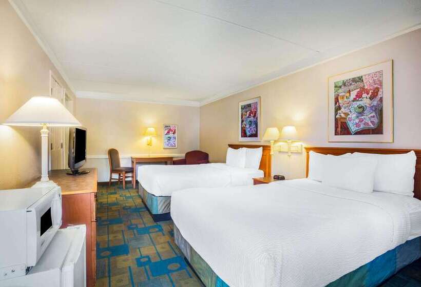 酒店 Super 8 By Wyndham Eagle Pass