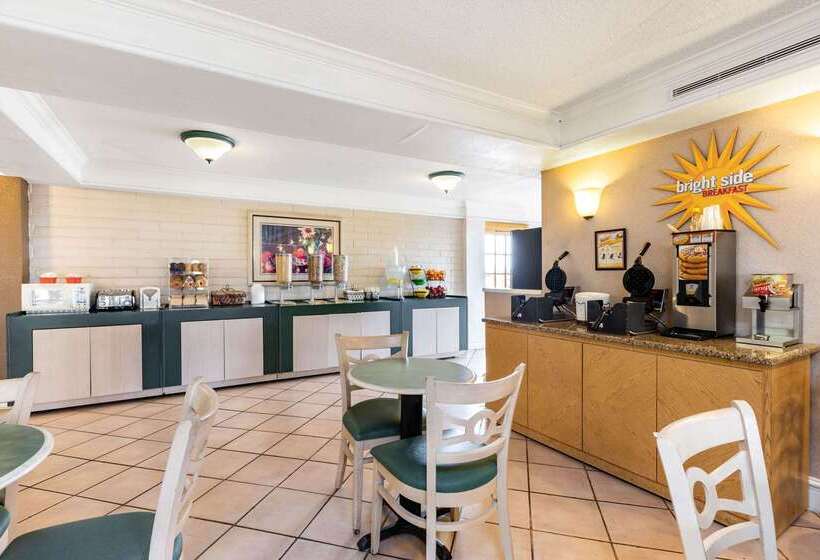 ホテル La Quinta Inn By Wyndham El Paso West