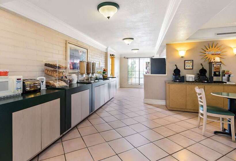 ホテル La Quinta Inn By Wyndham El Paso West