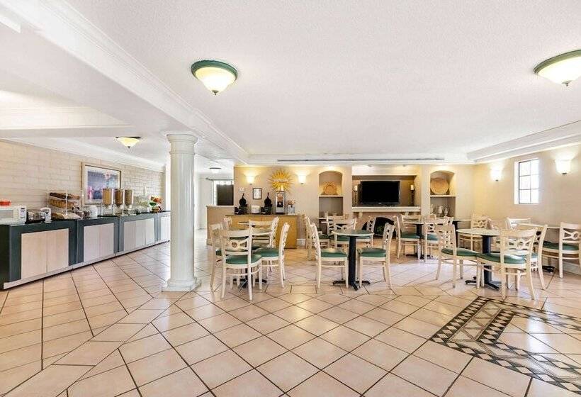 ホテル La Quinta Inn By Wyndham El Paso West