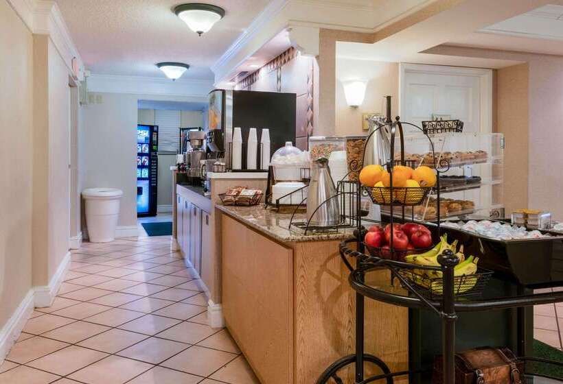 فندق La Quinta Inn By Wyndham Farmington