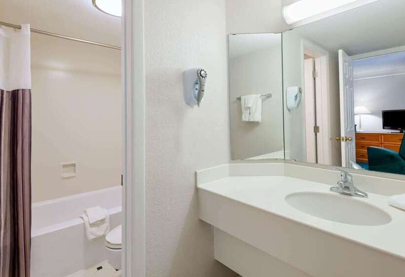 فندق La Quinta Inn By Wyndham Farmington