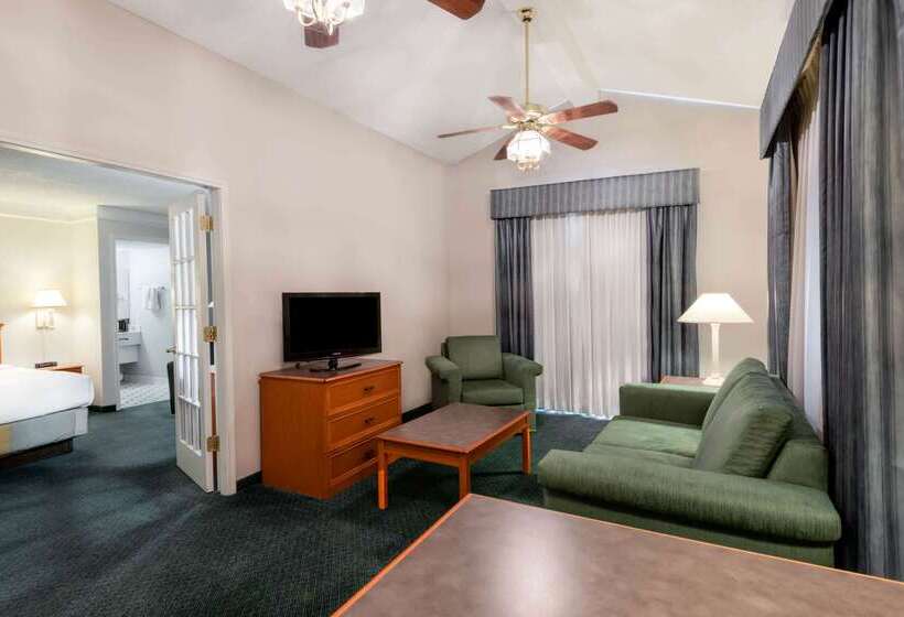 فندق La Quinta Inn By Wyndham Farmington