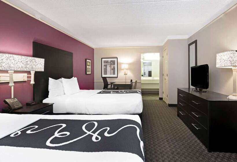 هتل La Quinta Inn By Wyndham Fresno Yosemite