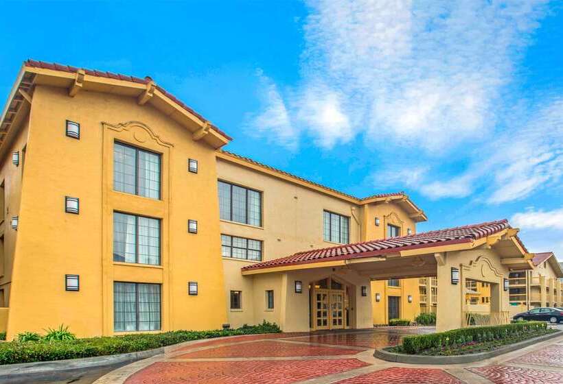 هتل La Quinta Inn By Wyndham Fresno Yosemite