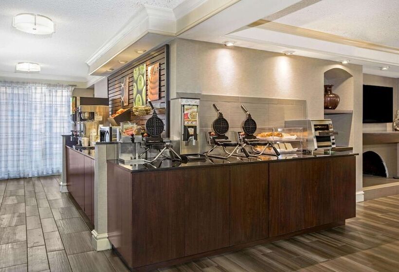 هتل La Quinta Inn By Wyndham Fresno Yosemite