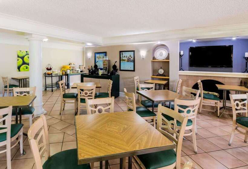Отель La Quinta Inn By Wyndham Lufkin