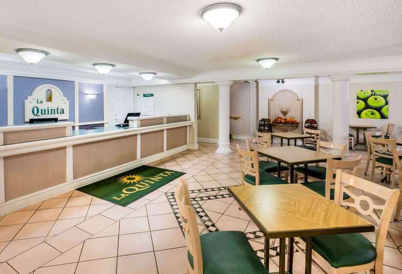 Отель La Quinta Inn By Wyndham Lufkin
