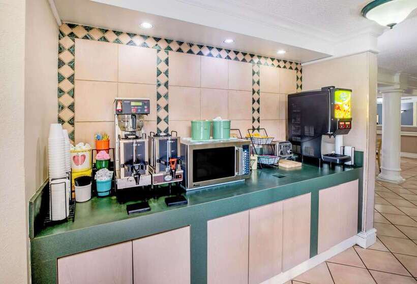 Отель La Quinta Inn By Wyndham Lufkin