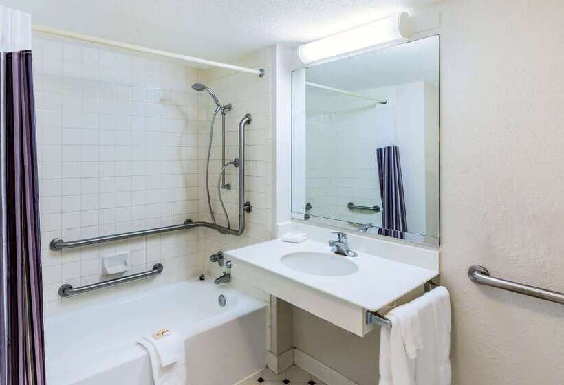 Отель La Quinta Inn By Wyndham Lufkin