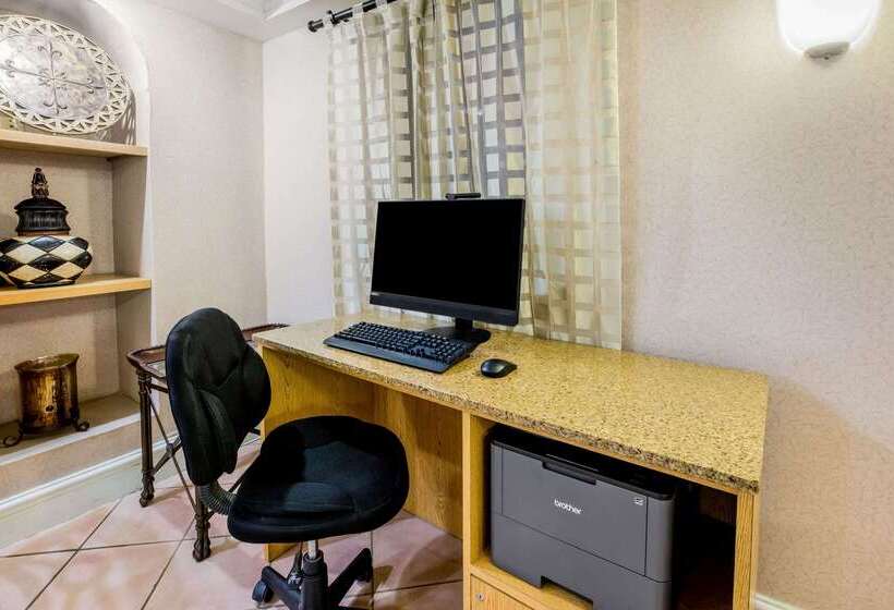 Отель La Quinta Inn By Wyndham Lufkin