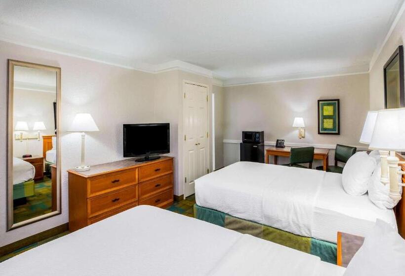 Отель La Quinta Inn By Wyndham Lufkin