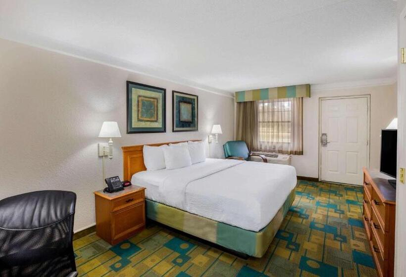 Отель La Quinta Inn By Wyndham Lufkin