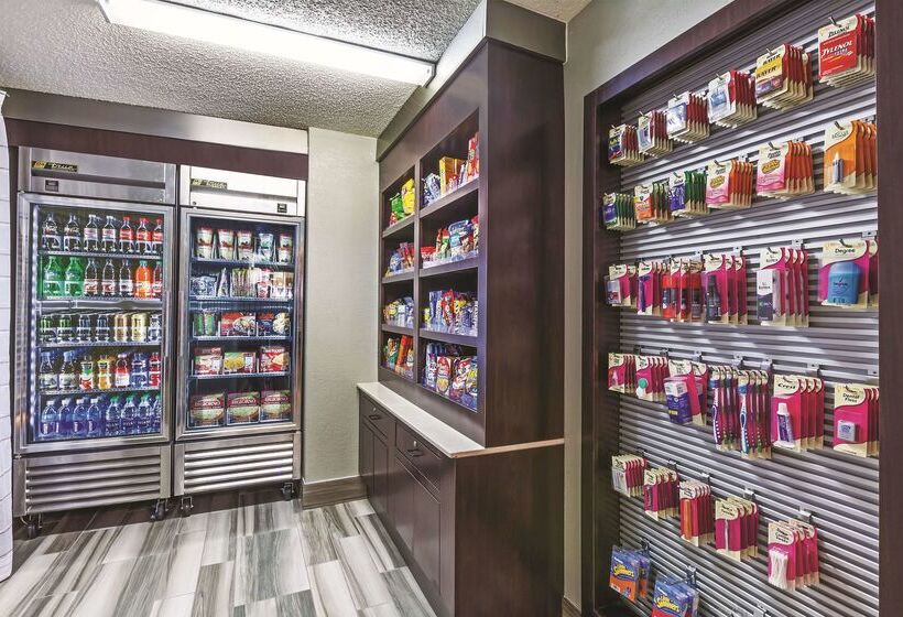 فندق La Quinta Inn By Wyndham Midland