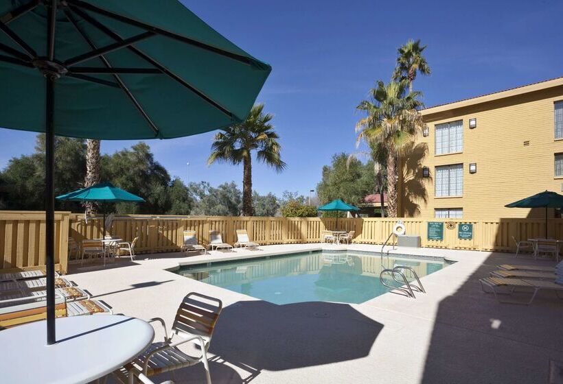 هتل La Quinta Inn By Wyndham Phoenix Sky Harbor Airport
