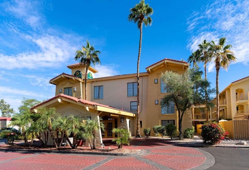 هتل La Quinta Inn By Wyndham Phoenix Sky Harbor Airport