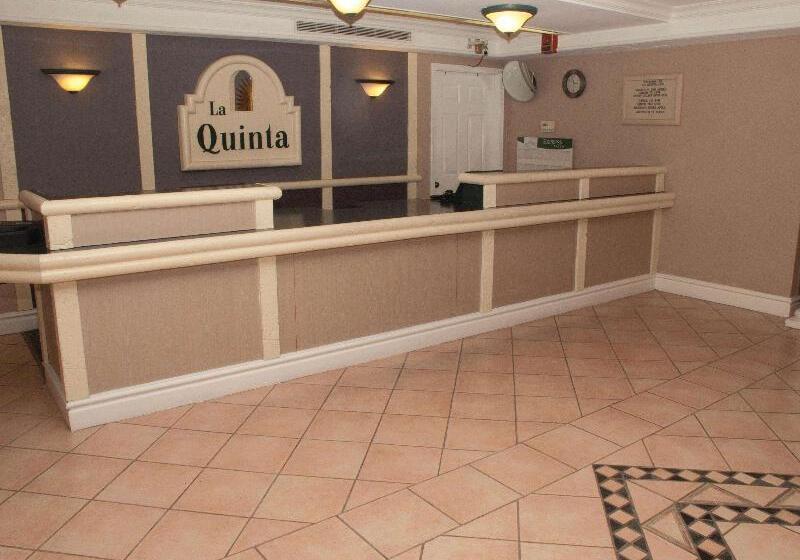 ホテル La Quinta Inn By Wyndham Reno