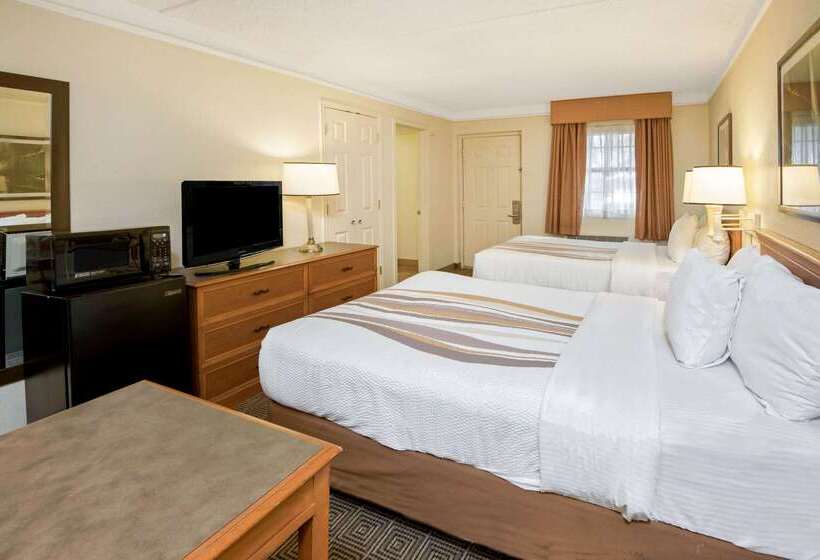 בית מלון כפרי La Quinta Inn By Wyndham San Antonio Market Square