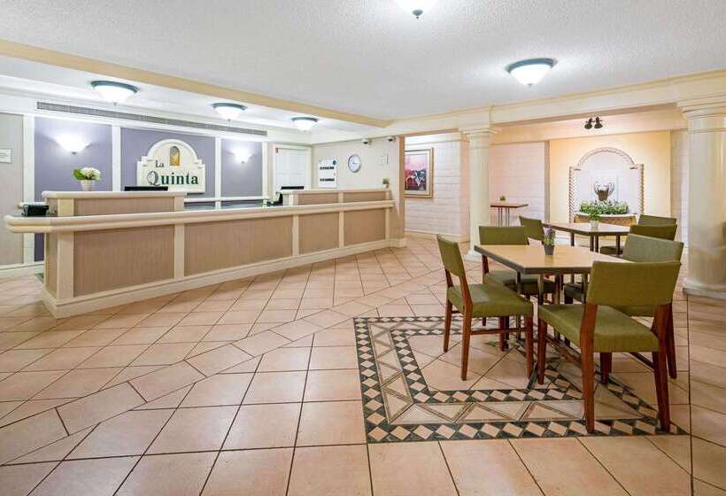 فندق Days Inn By Wyndham San Diego Vista