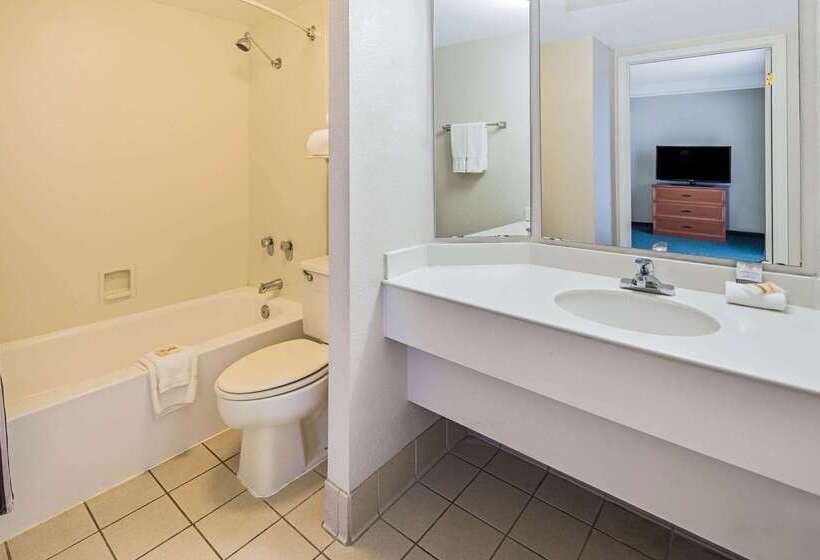 فندق Days Inn By Wyndham San Diego Vista