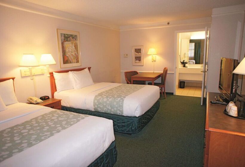 فندق Days Inn By Wyndham San Diego Vista