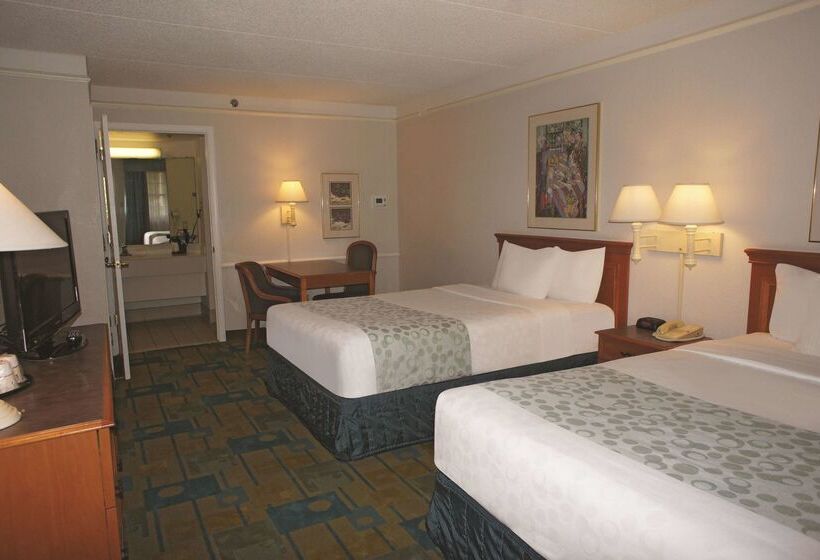 فندق Days Inn By Wyndham San Diego Vista