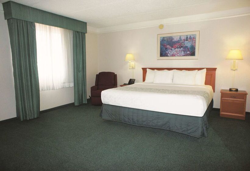 فندق Days Inn By Wyndham San Diego Vista