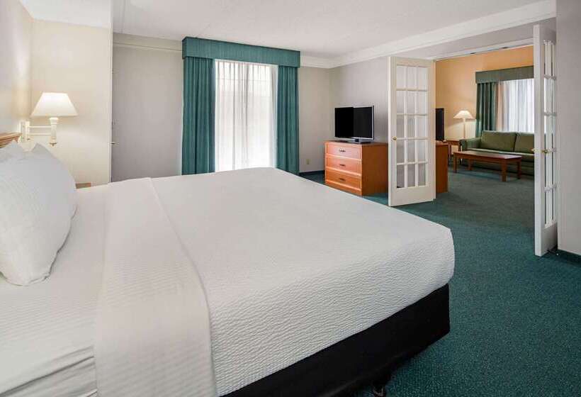 Отель Days Inn By Wyndham San Diego Vista