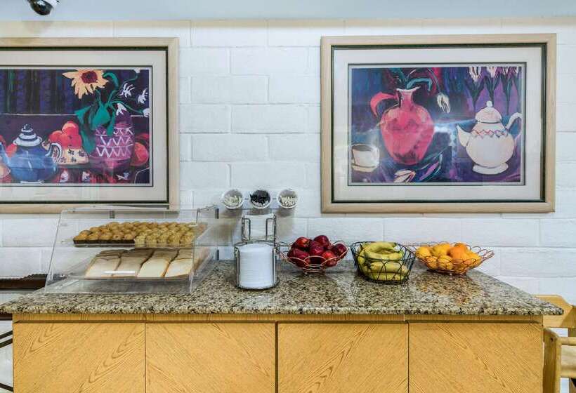 هتل Days Inn By Wyndham San Diego Vista