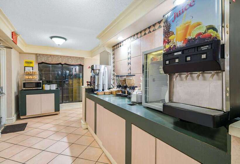 فندق Days Inn By Wyndham San Diego Vista