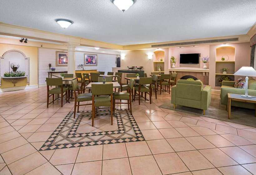 فندق Days Inn By Wyndham San Diego Vista