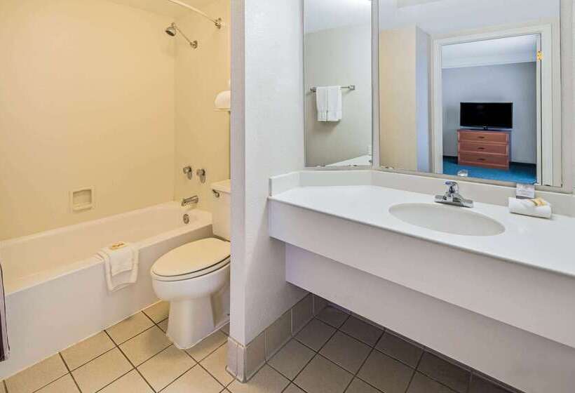 فندق Days Inn By Wyndham San Diego Vista