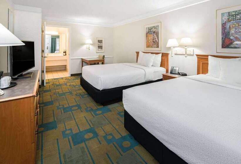 فندق Days Inn By Wyndham San Diego Vista