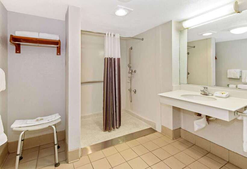 هتل La Quinta Inn By Wyndham Santa Fe
