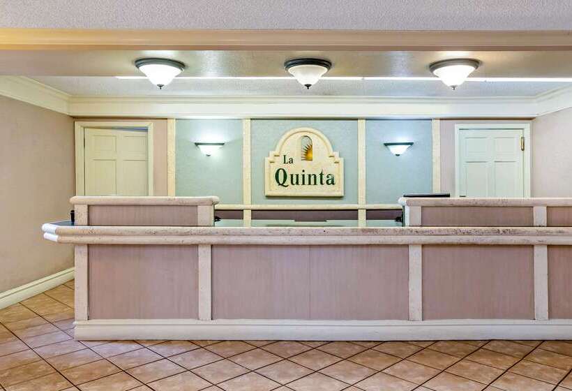 בית מלון כפרי La Quinta Inn By Wyndham Stockton