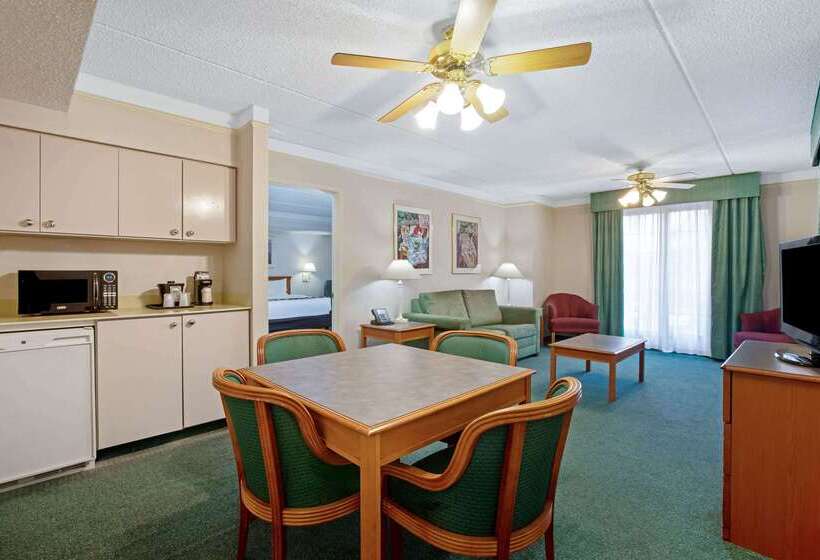 בית מלון כפרי La Quinta Inn By Wyndham Stockton