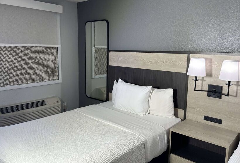 בית מלון כפרי La Quinta Inn By Wyndham Stockton