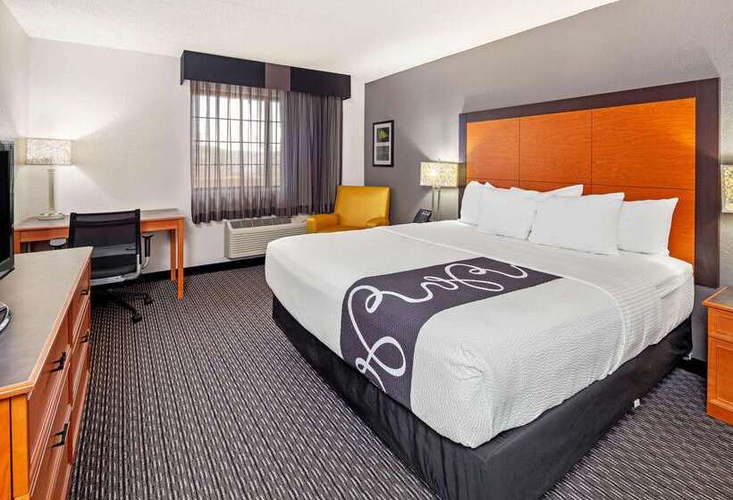 هتل La Quinta Inn By Wyndham Ventura