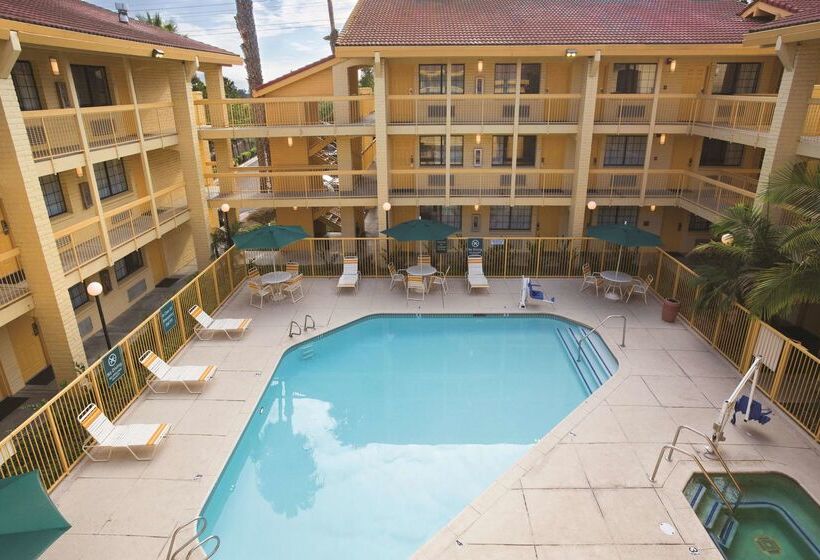هتل La Quinta Inn By Wyndham Ventura