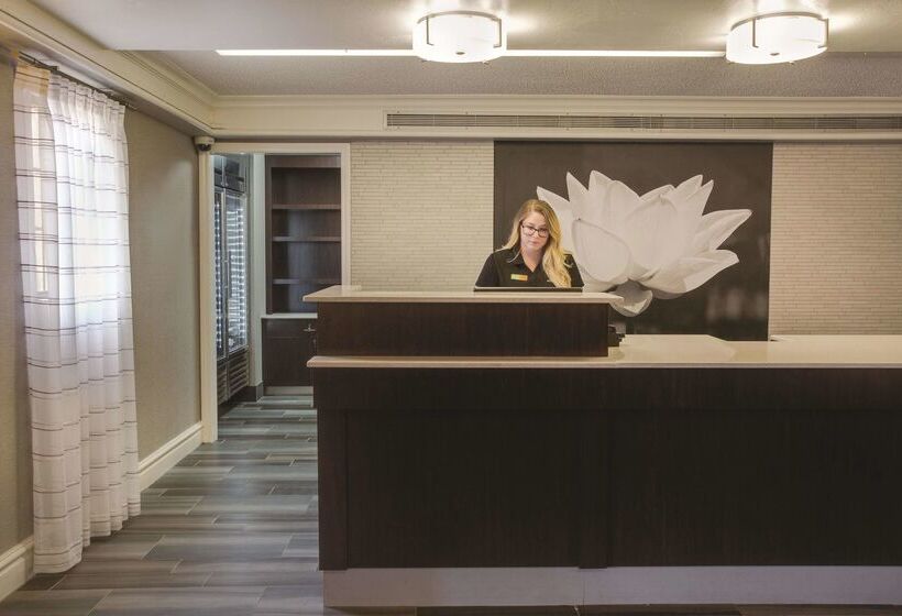 Отель La Quinta Inn By Wyndham Ventura