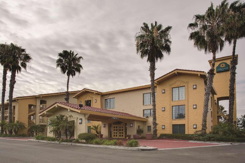 Отель La Quinta Inn By Wyndham Ventura
