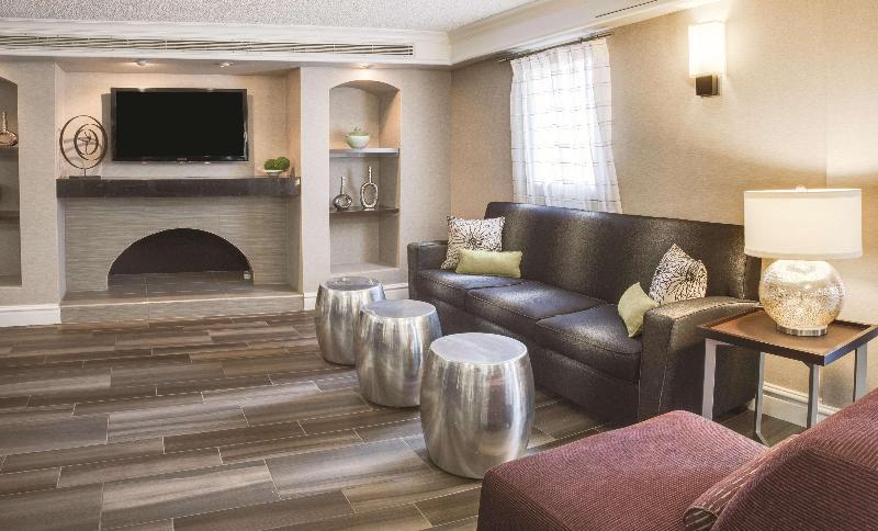 Отель La Quinta Inn By Wyndham Ventura