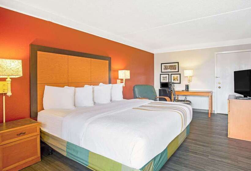 ホテル La Quinta Inn By Wyndham Victoria