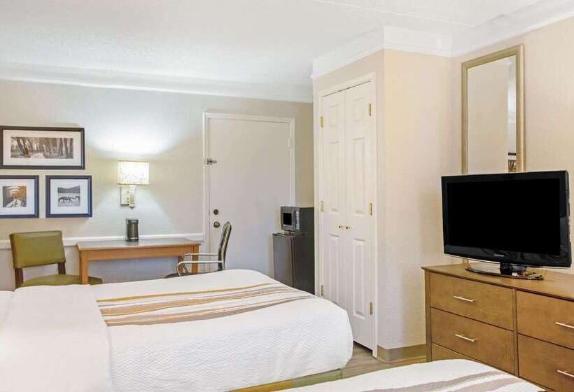 ホテル La Quinta Inn By Wyndham Victoria