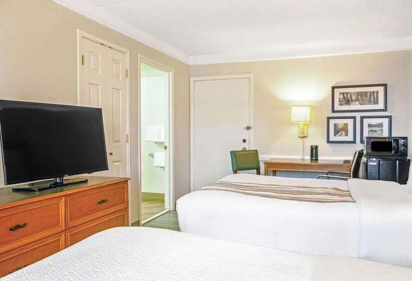 ホテル La Quinta Inn By Wyndham Victoria