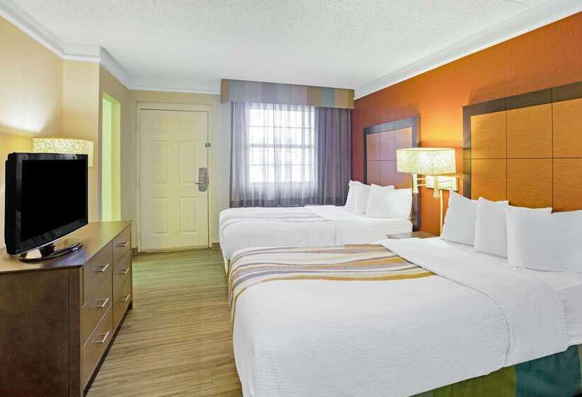 ホテル La Quinta Inn By Wyndham Victoria