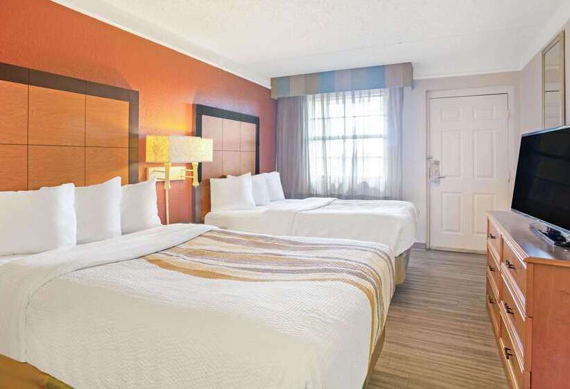 ホテル La Quinta Inn By Wyndham Victoria