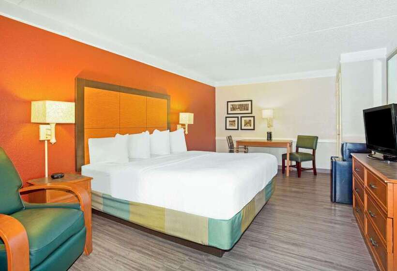 ホテル La Quinta Inn By Wyndham Victoria