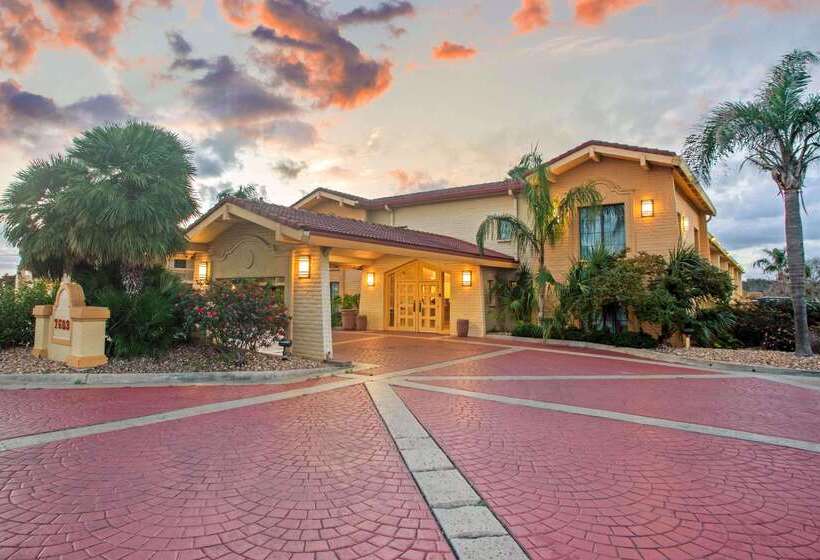 ホテル La Quinta Inn By Wyndham Victoria