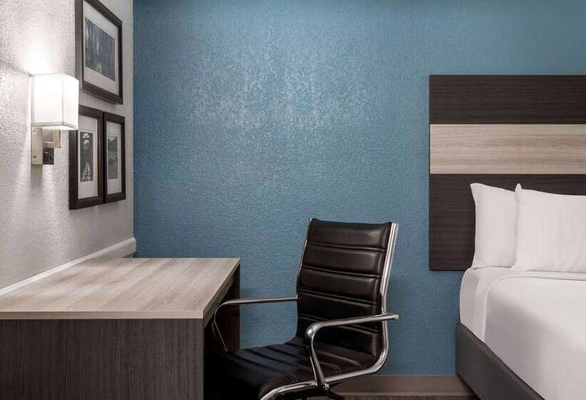 ホテル La Quinta Inn By Wyndham Victoria